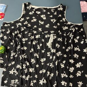 Floral Black and White Women's Top